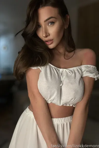 Benevolent Light Skinned Azzurra Moretti Leaks Pic