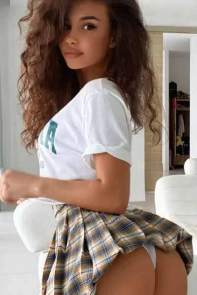 Artistic Aliya Kiss Of Leak