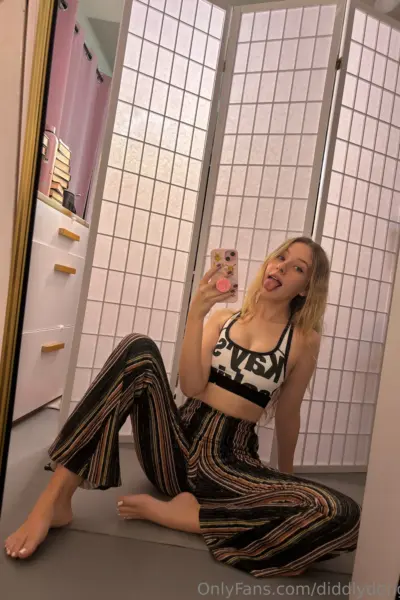 Bimbo Blonde Diddlydonger Sex WOW