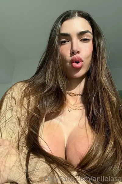Latina Dazzling  Anllela Sagra Fapello Real
