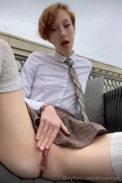 Natural Tits Slutty Babe AliceOnCam Onlyfans