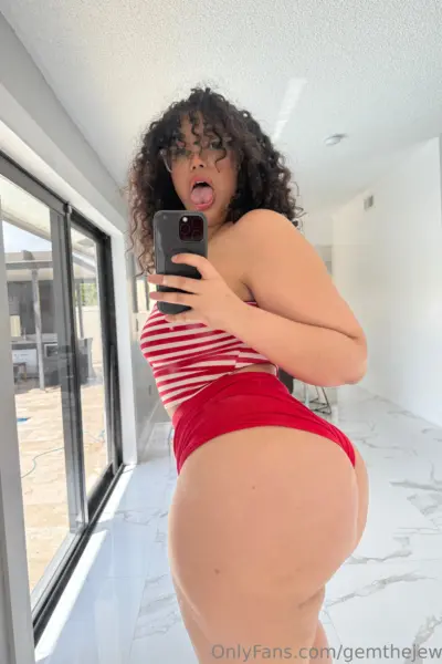 Curvy OF GIRL Gem Jewels Sex Leak