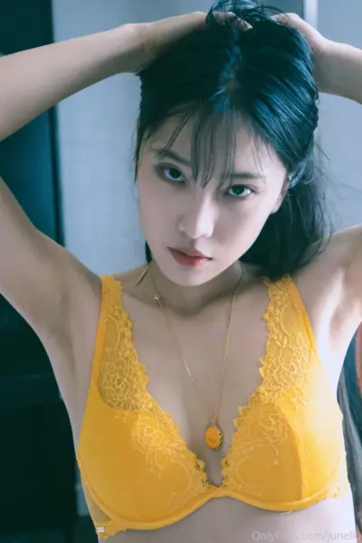 Dazzling  June Liu Only Fans