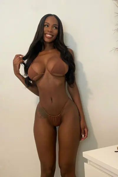 Athletic BABE Lexi Hart Of Leaks Beauty