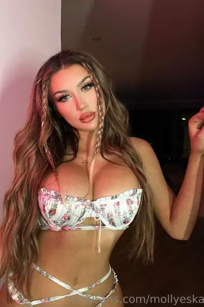 Steadfast Brunette Molly Eskam Nude Onlyfans Beauty